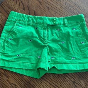 Vineyard vines green shorts with navy whale size 6